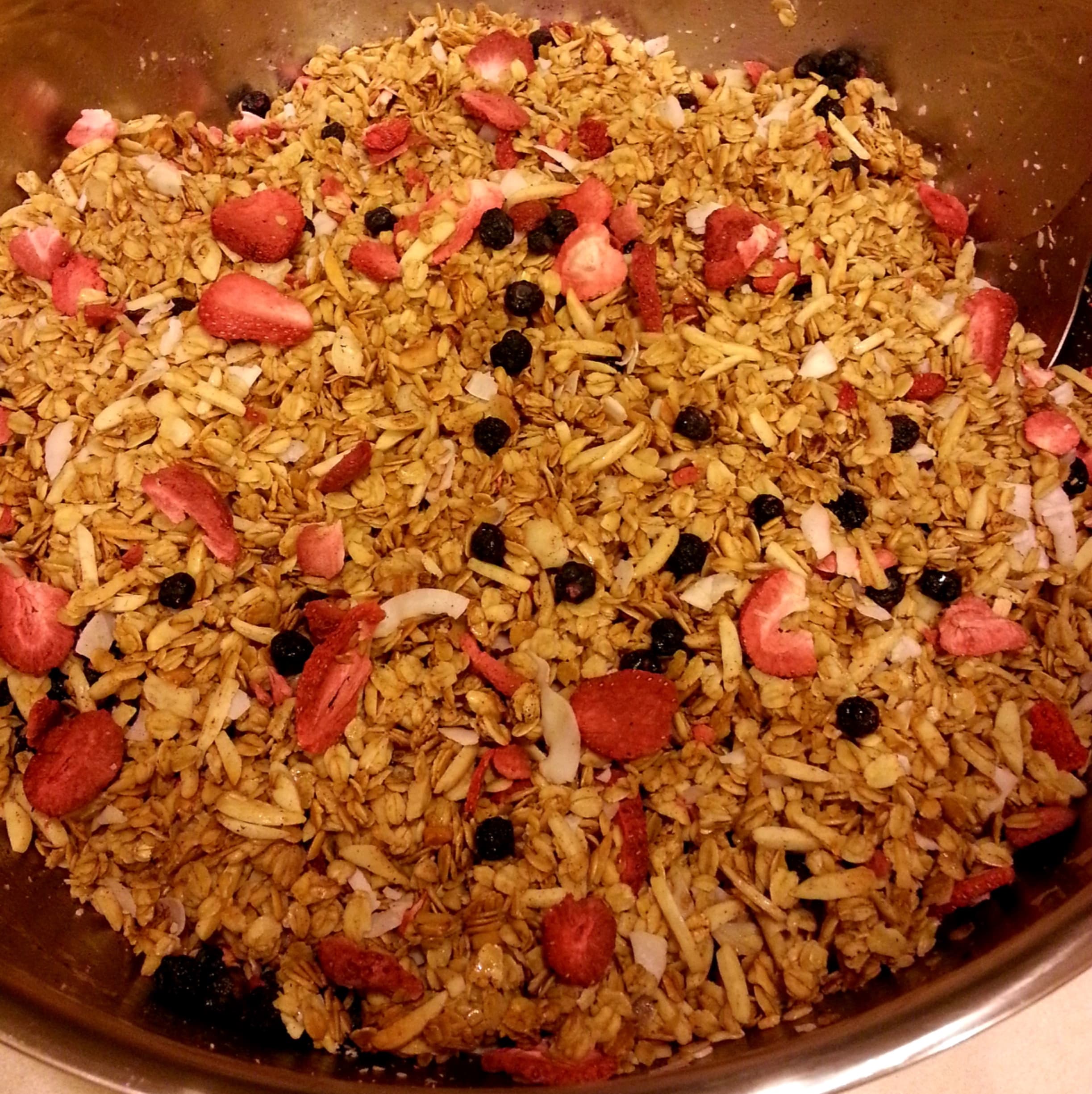 Granola with Freshly Flaked Oat Groats (Rolled Oats)